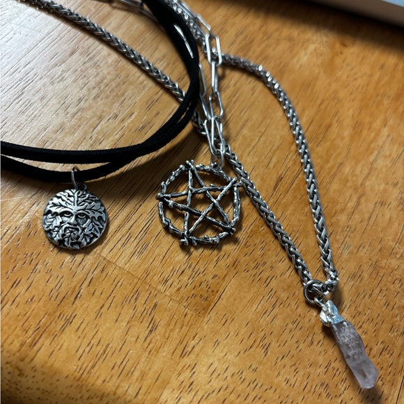 Disturbia Triune 3 Layered Necklace Pentagram and Crystal - Picture 3 of 7